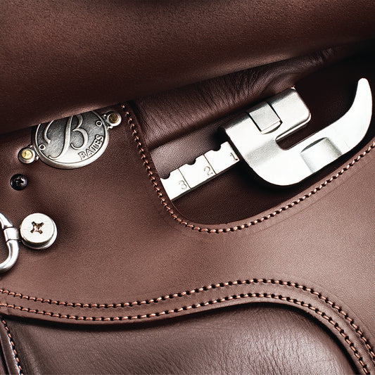 Bates Dressage koulusatula